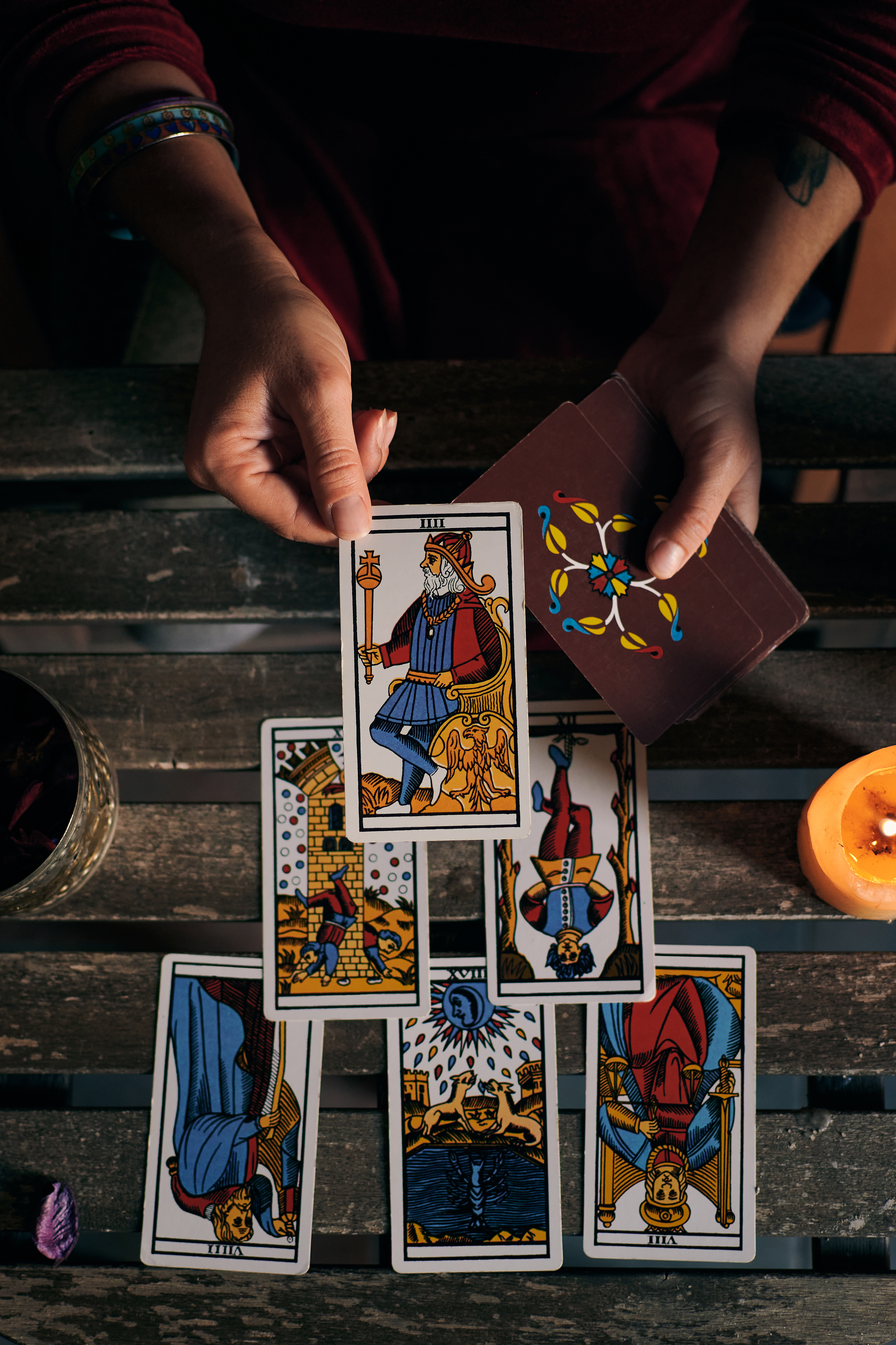 Online Tarot Reading India: What to Expect from Your First Tarot Session